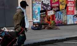 ترامب يوقع أمراً بإزالة خيام المشرَّدين